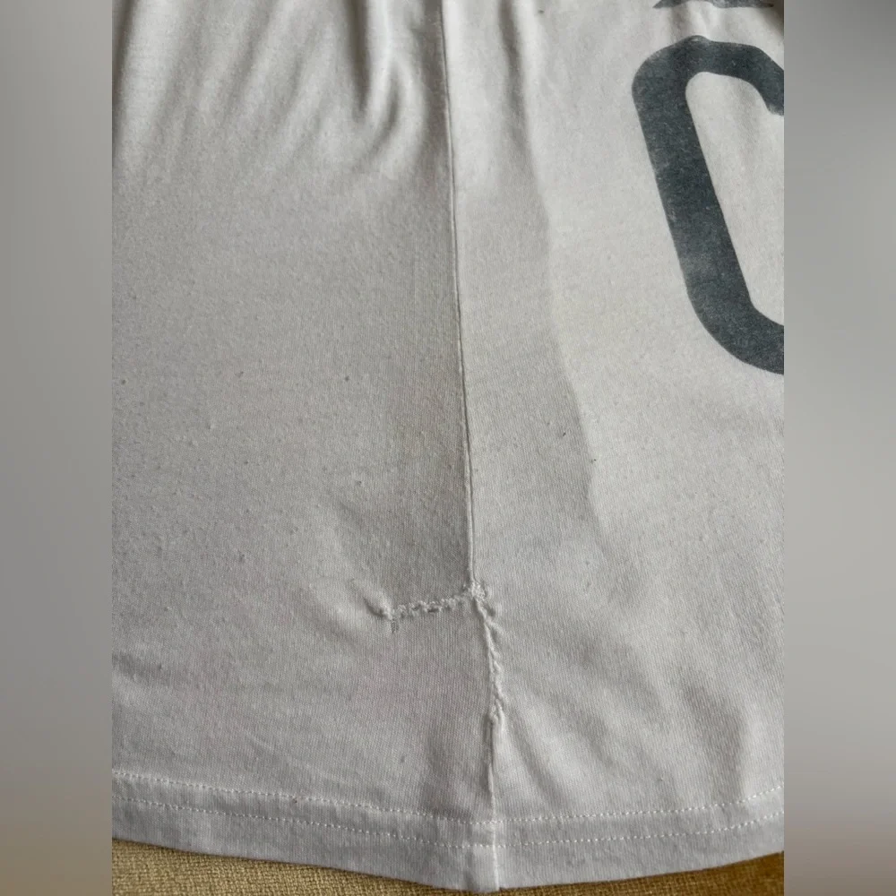 Hollister White and Gray Graphic V-Neck Tee - Picture 9 of 10